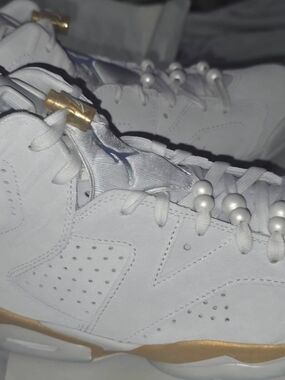 Jordan WMNS Air Jordan 6 Retro White with Gold Accents New In Box